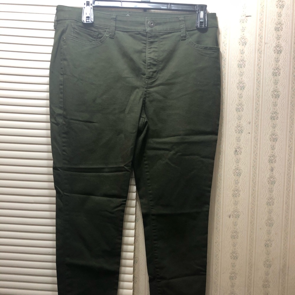 Green skinny jeans